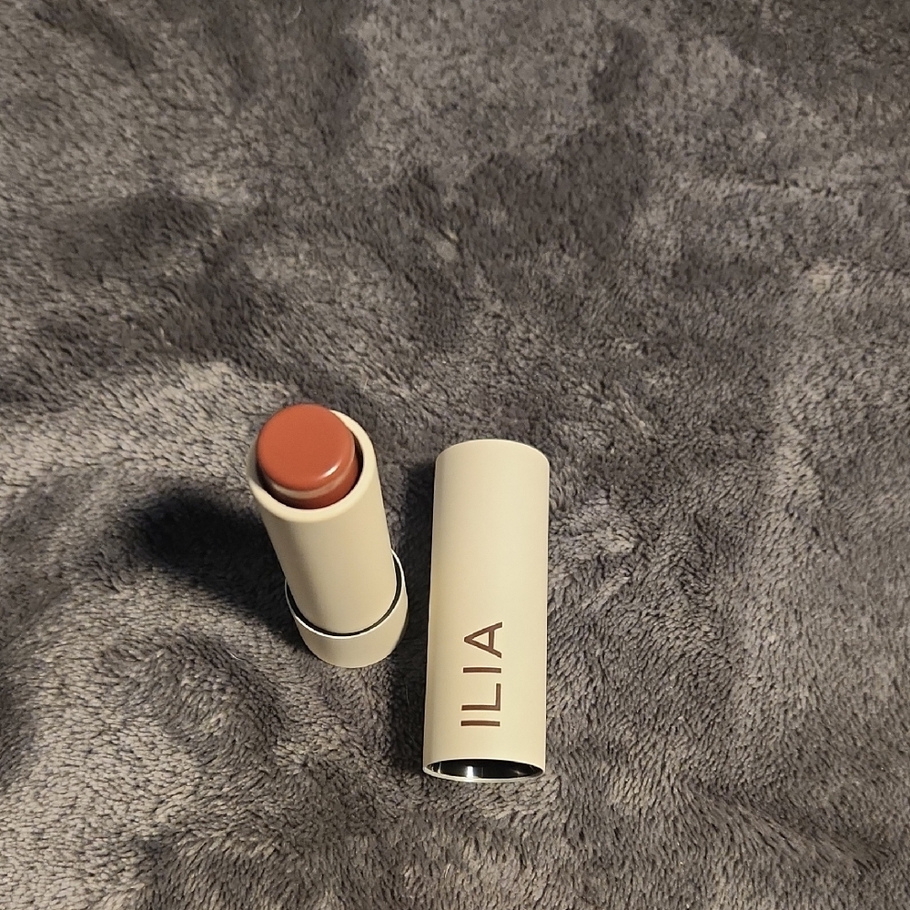 ILIA Memoir Beauty Tint Hydrating Lip Balm - Picture 3 of 3